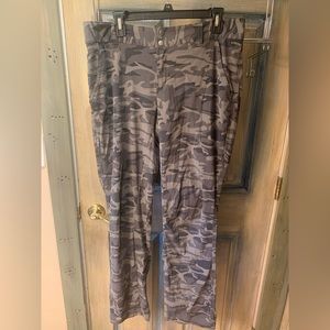Columbia camo hiking pants